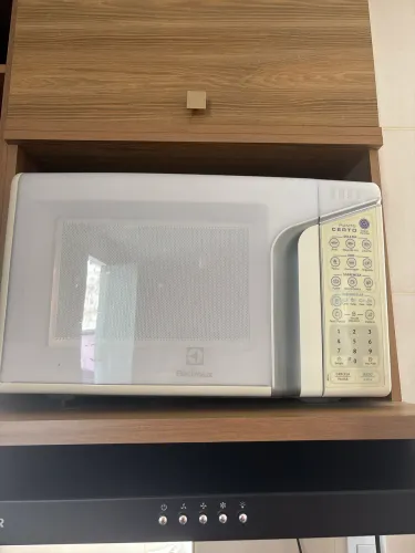 Micro-ondas Electrolux 31 Litros - Ótimo Estado