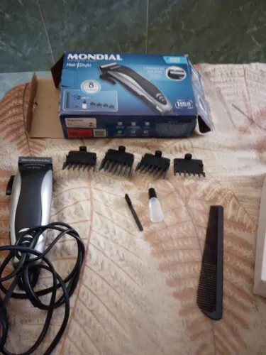 Maquina de cortar cabelo. Mondial 