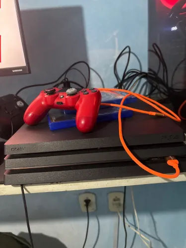 Ps4 pro + 2 jogos