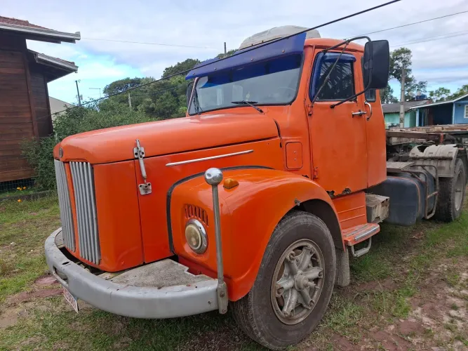 Scania 111 S 81 R$ 45000,00 e carreta randon porta container 90 R$ 20,000,00