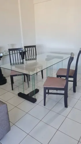 Mesa de jantar com cadeiras