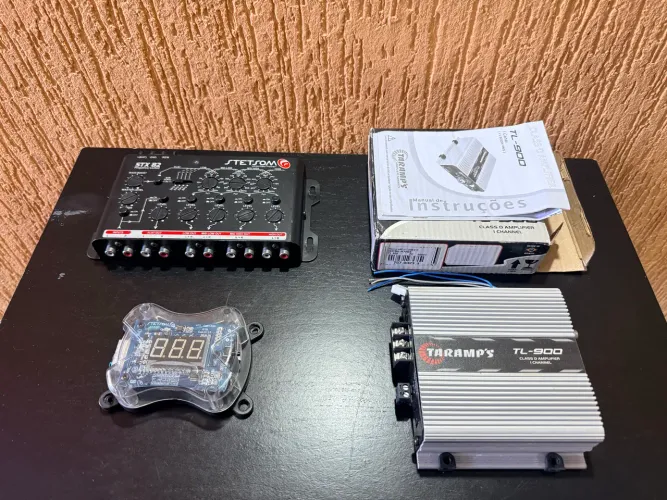 Módulo Taramps TL-900 (Novo) + Crossover Stetsom STX82 + Voltímetro VT3