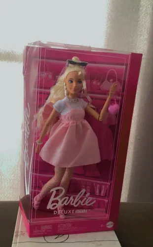 Boneca Barbie deluxe