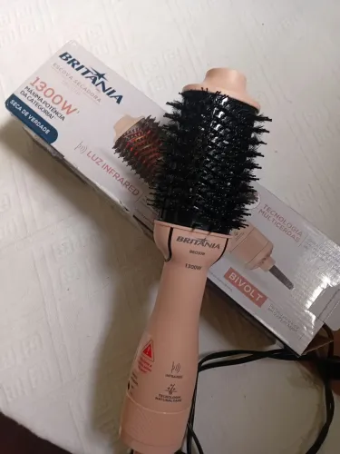 Escova seca e alisa bi volt