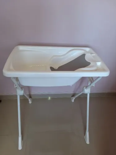 Banheira plástica com suporte