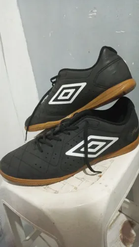 CHUTEIRA UMBRO NEO STRIKER FUTSAL. USADA, MAS ESTÁ EM PERFEITAS CONDIÇÕES