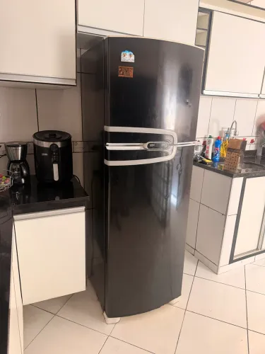 Geladeira Consul Preta Frost Free - Ótimo estado