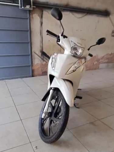 Honda Biz 2022/2022 única dona moto muito nova