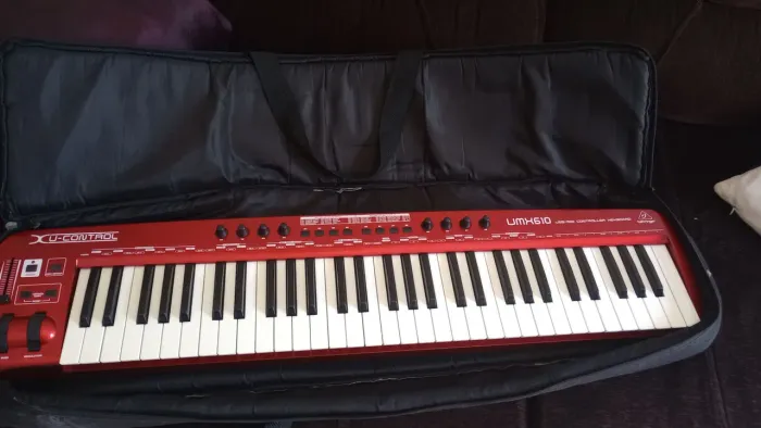 Controlador Behringer umx 610