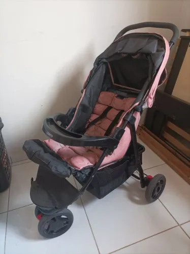 Carrinho de bebê cosco