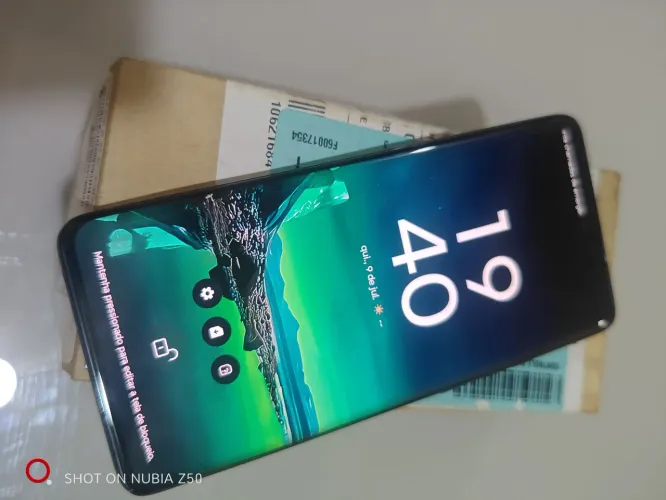 Moto edge 40 neo 5G 256gb R$900