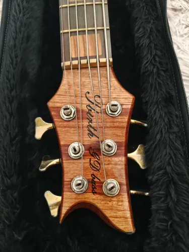 Baixo de luthier 6 cordas