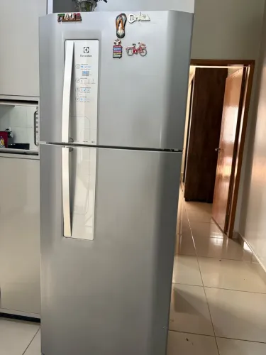 VENDO GELADEIRA ELECTROLUX FROST FREE - 456 LITROS