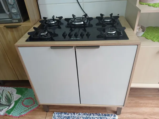 Cooktop Muller com o balcão duas portas