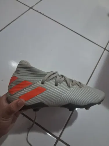 chuteira de campo Adidas Nemeziz 19.3 
