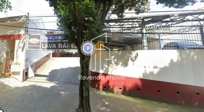 Terreno Comercial Plano com 1020m². Possui vão livre e area coberta. No bairro - Perdizes,