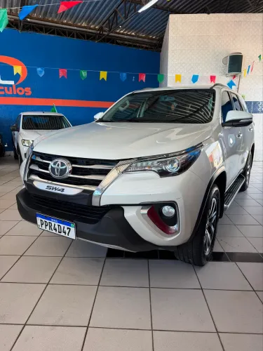 Toyota Hilux SW4 SRX 4X4 2.8 TDI 16V Dies. Aut. 2017