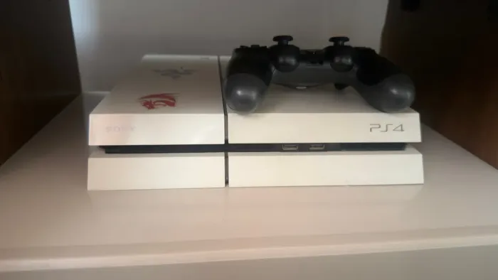 Ps4 semi novo