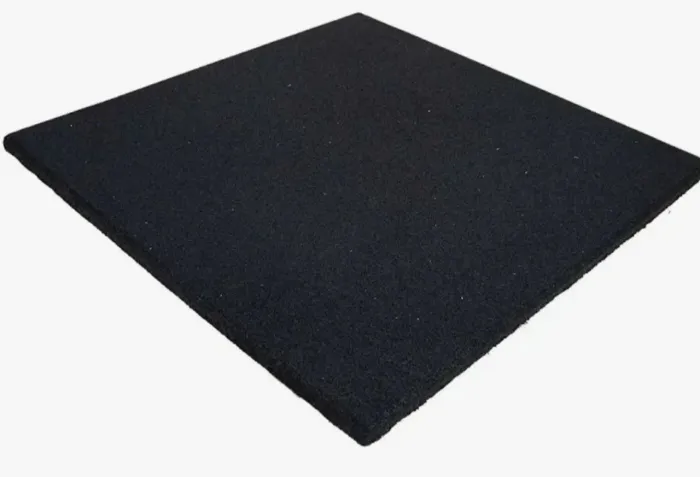 Vendo 40 metros quadrados de Piso de Borracha de 50x50 de 15 mm Cor Ocre/preto