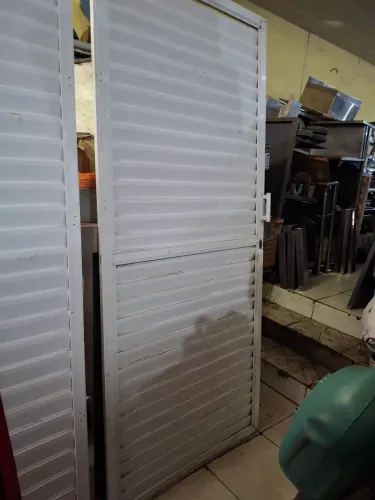 Porta de alumínio usadas 