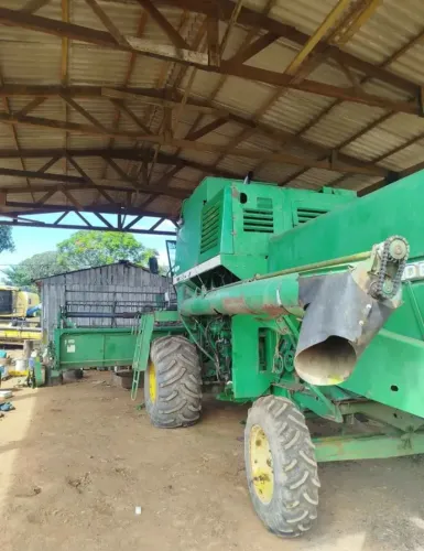Vendo colheitadeira John Deere1185