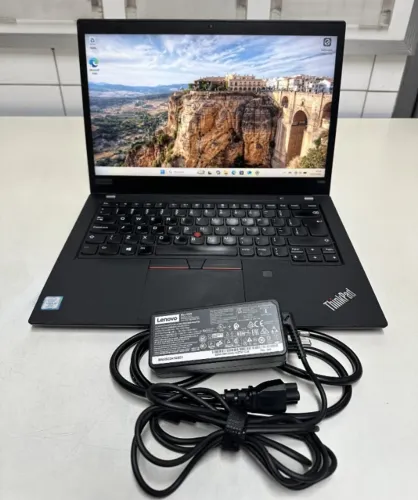 Notebook Lenovo ThinkPad T490 - Intel Core i5 - 16GB - SSD 256GB