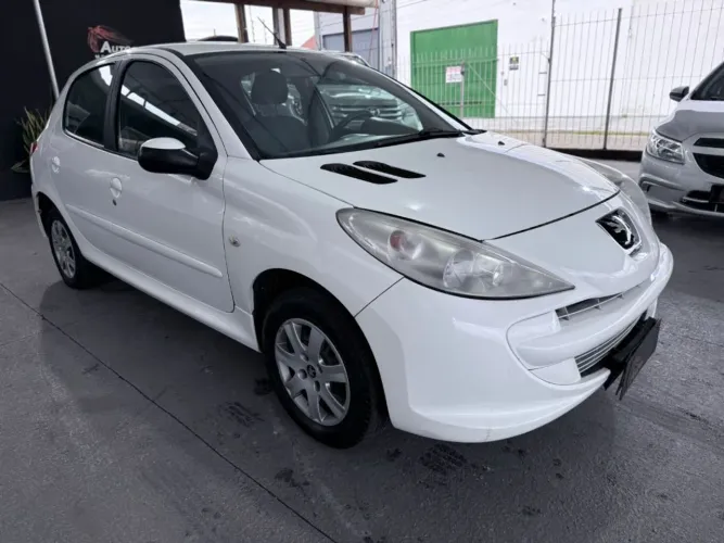 Peugeot 207 XR 1.4 Flex 8V 5P 2012