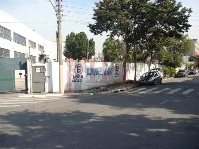 Terreno de Esquina à Venda no Bom Retiro com 795m²