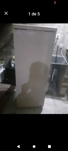 Freezer pequeno Bem conservado