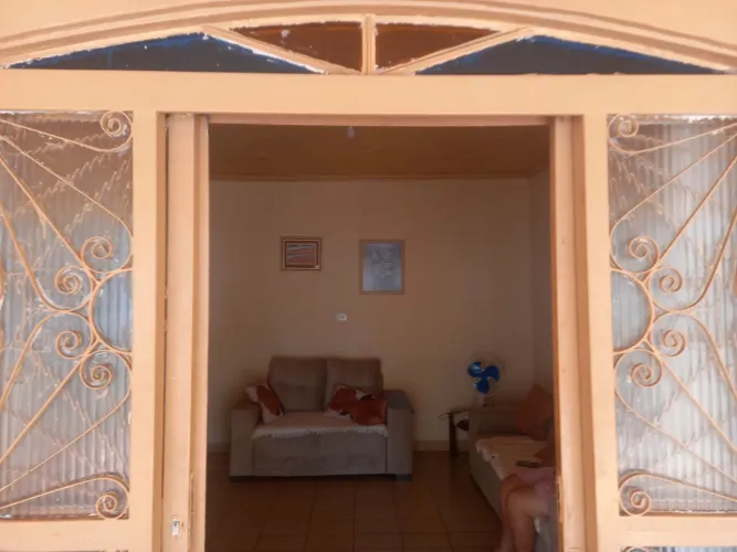 Vendo uma casa no Bairro Tijuca, CG. MS 05 qtos, 05 bhs.