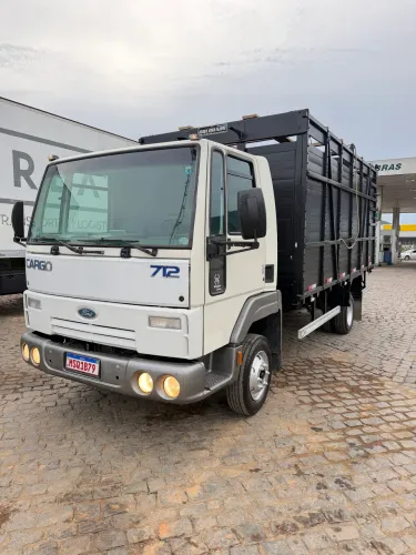 Oportunidade de trabalho Ford Cargo 712 Boiadeiro
