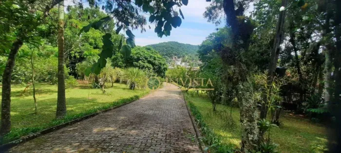 Locação Comercial - 340m² de área privativa, Mobiliado, Churrasqueira, Piscina - Santo Ant