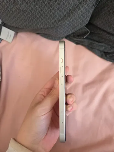 iPhone 13 de 128 GB na cor branca