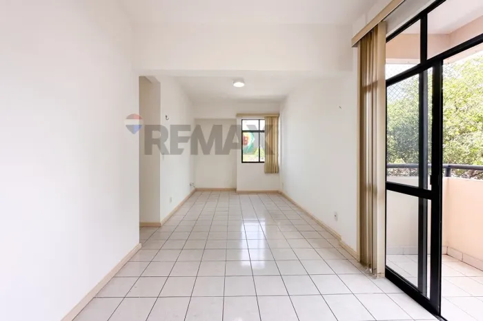 Seu Novo Lar em Adrianópolis | Apartamento Amplo com 4 Dormitórios e Excelente Distribuiçã