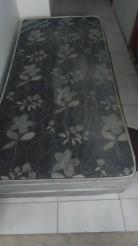 Vendo cama box solteiro
