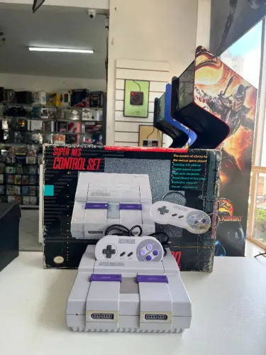 CONSOLE SUPER NINTENDO FAT CONTROL SET + SUPER MARIO WORLD NA CAIXA SEMINOVO - SNES