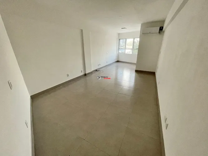 Sala com 31m² à venda no Liberdade.