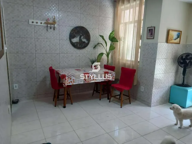 Casa de Condomínio Espaçosa com Churrasqueira e Salão de Festas em Cachambi! RO01X