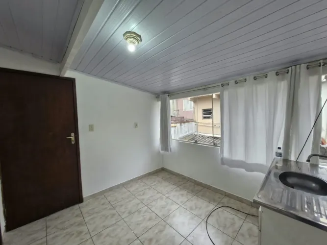 Casa com 1 dormitório para alugar, 60 m² por R$ 940,00/mês - Alves Dias - São Bernardo do