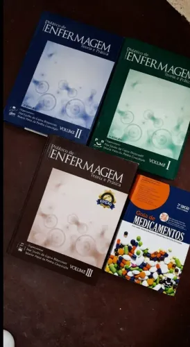 Livros didáticos de enfermagem