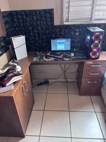 Vendo mesa em L 