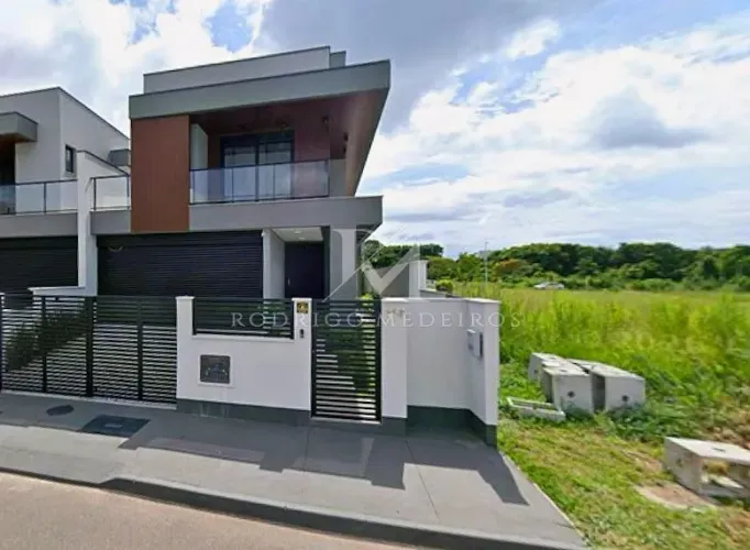 Casa com 3 suítes à venda na Lagoa da Conceição, Florianópolis