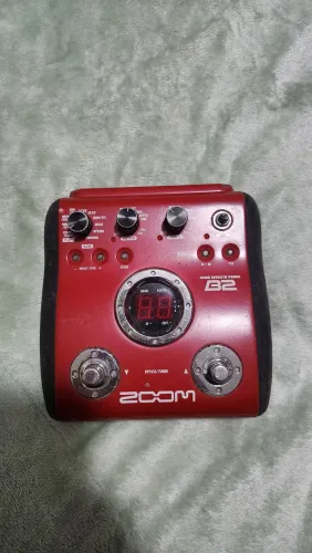 Pedaleira de baixo Zoom B2