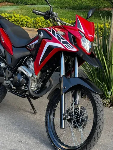 VEM NELA,XRE 300 UNICA 
