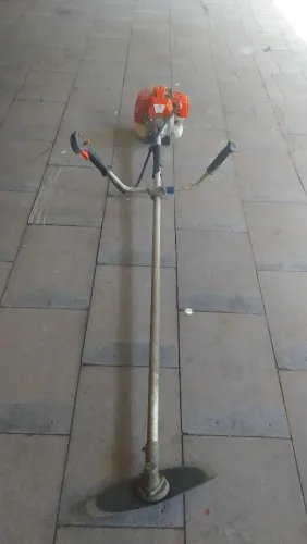 Roçadeira a gasolina