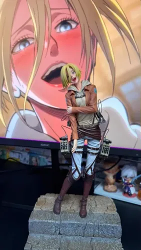 (SIMILAR) Figure Action Annie Leonhart AOT #Raro Bandai