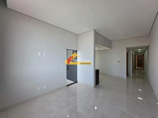 Casa à venda, 3 quartos, 1 suíte, 2 vagas, Santa Marta - Divinópolis/MG