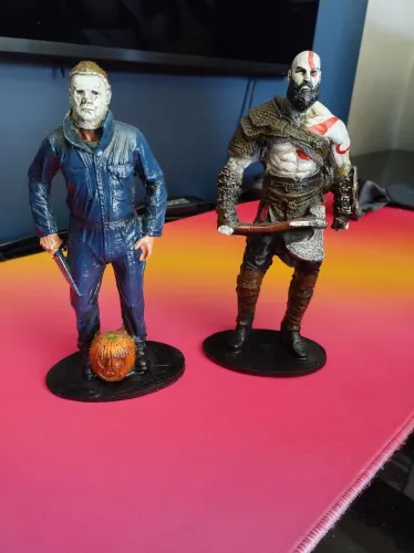Action Figures - Kratos e Michael Myers