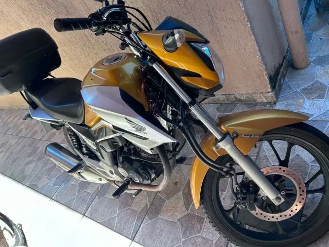 Vende-se titan 160 s