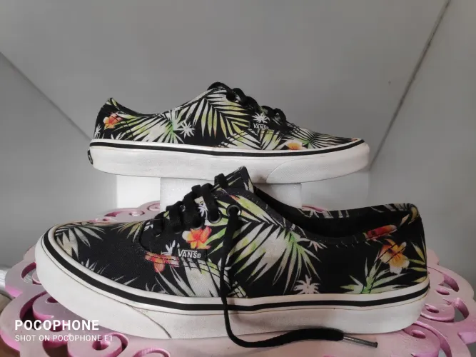 Vans floral, N°39.
